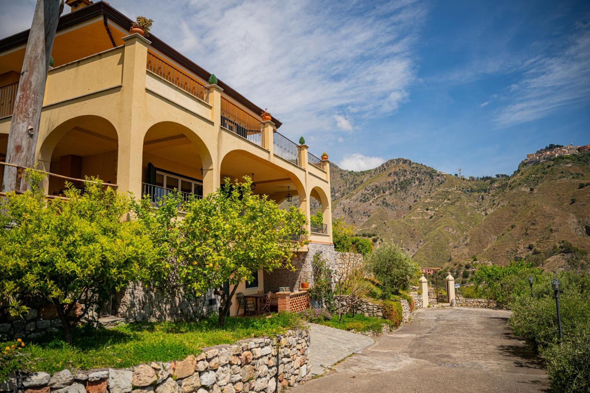 Sea View Villa *